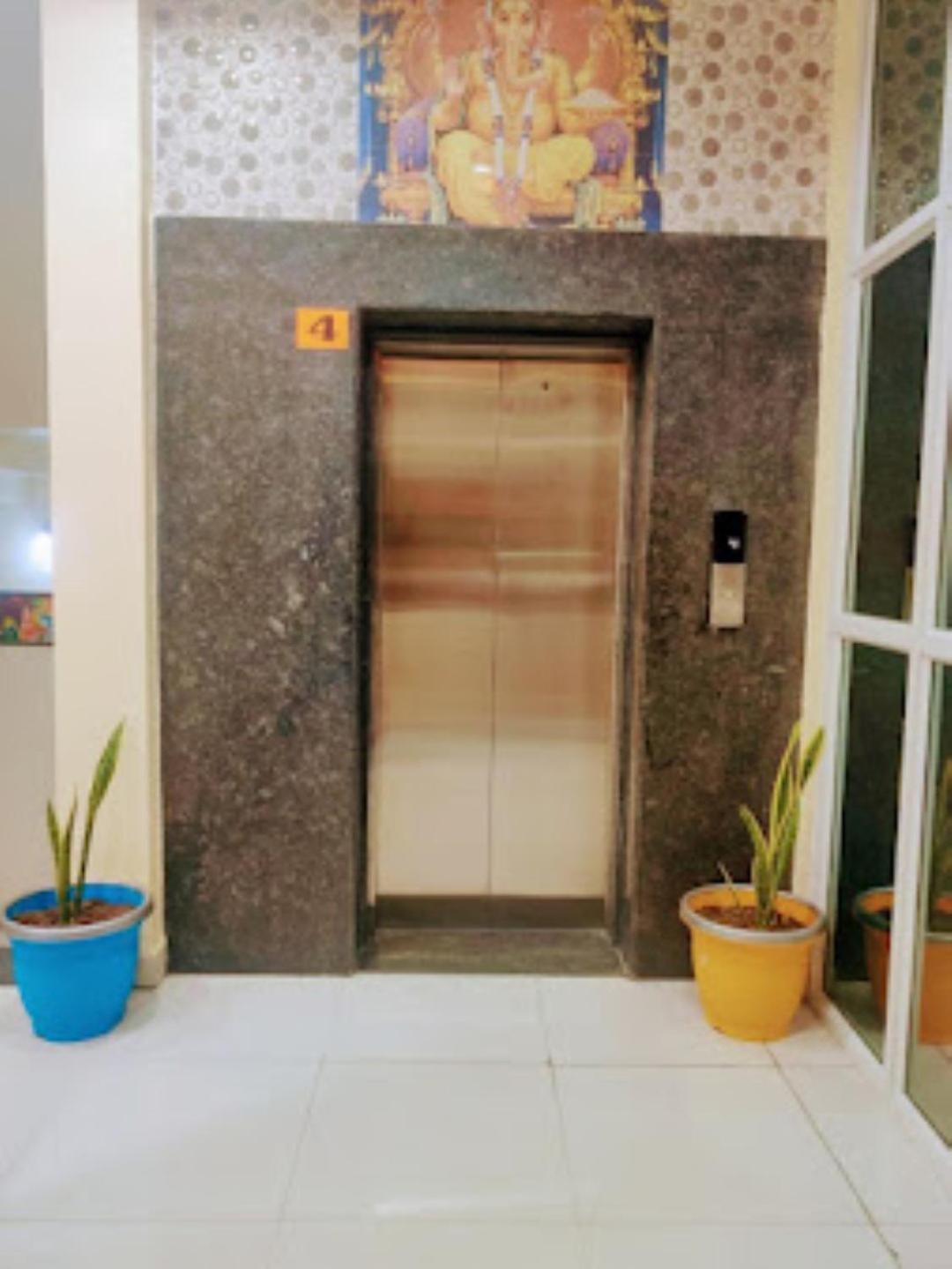 Hotel Hariram Tower Wardha Ngoại thất bức ảnh